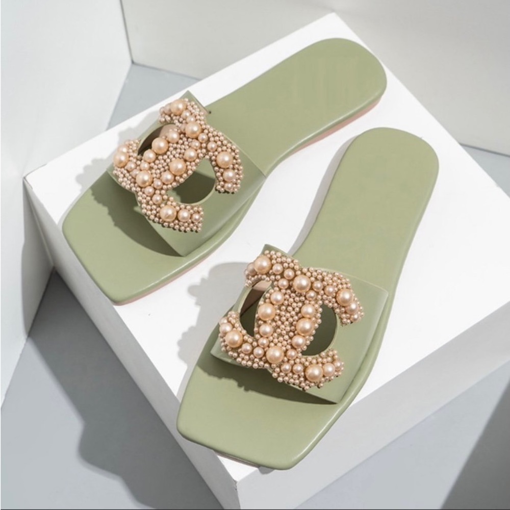 “Stylish Pearl Sandals”